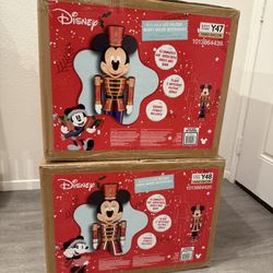 2025 Mickey and Minnie Nutcracker Set - Brand New