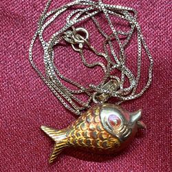 Stunning Vintage 3D Fish Pendant in 14k Gold – On 22” Italy 14k Gold Necklace