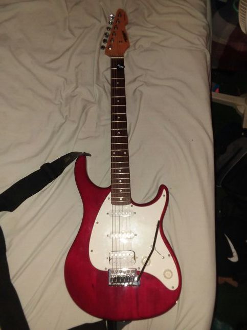 Peavey raptor plus exp electric guitar