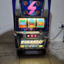 Pikaslo Slot Machine