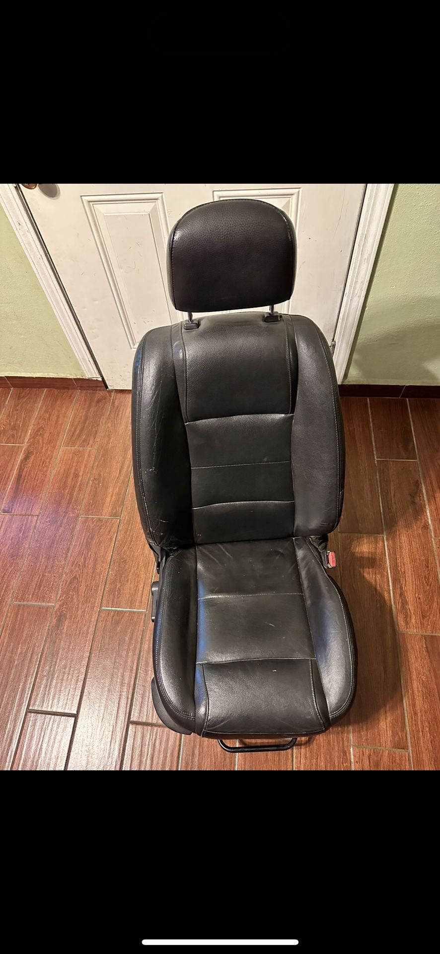 05-09 Mustang Gt Seat