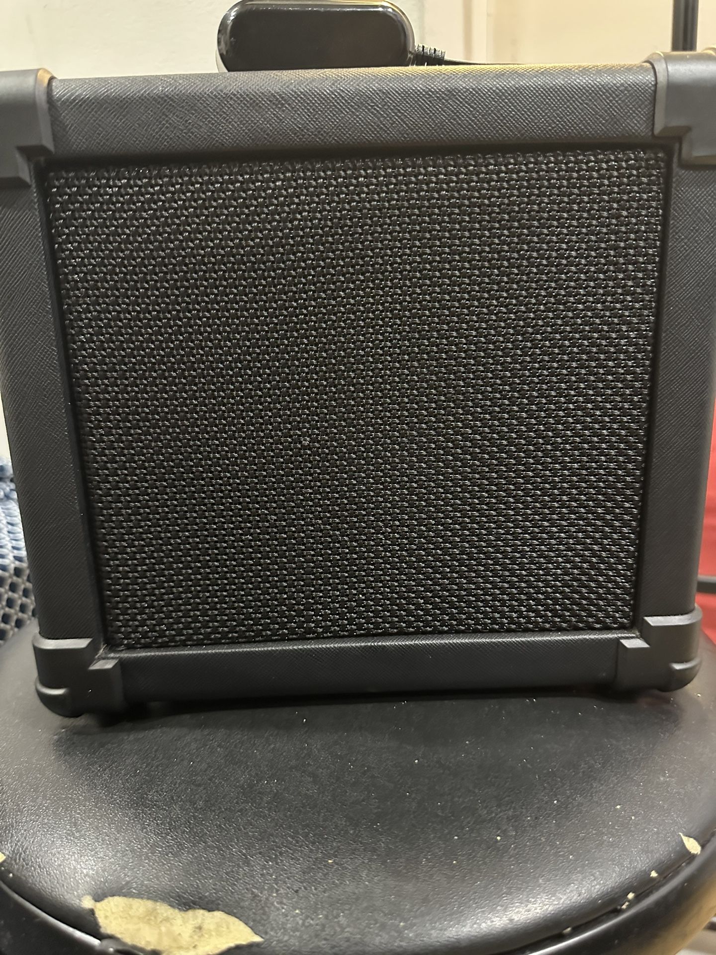 IBZ2B BASS AMPLIFIER