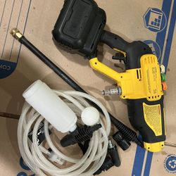 20-Volt MAX 550 PSI, 1.0 GPM Cold Water Cordless Electric Power Cleaner with 4 Nozzles