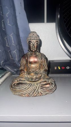 Wood carved buddah statue