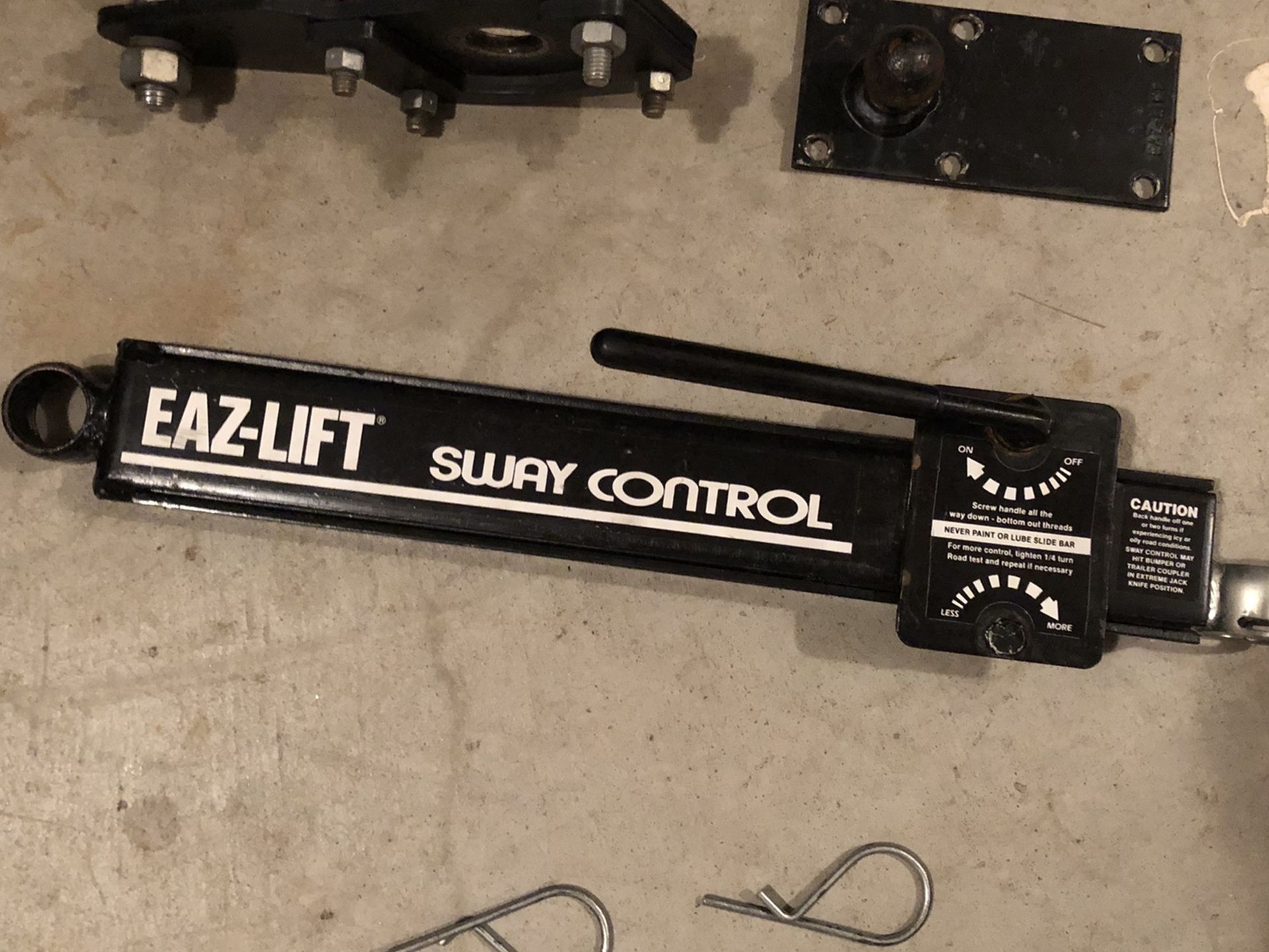 Photo Travel Trailer Sway Control Kit