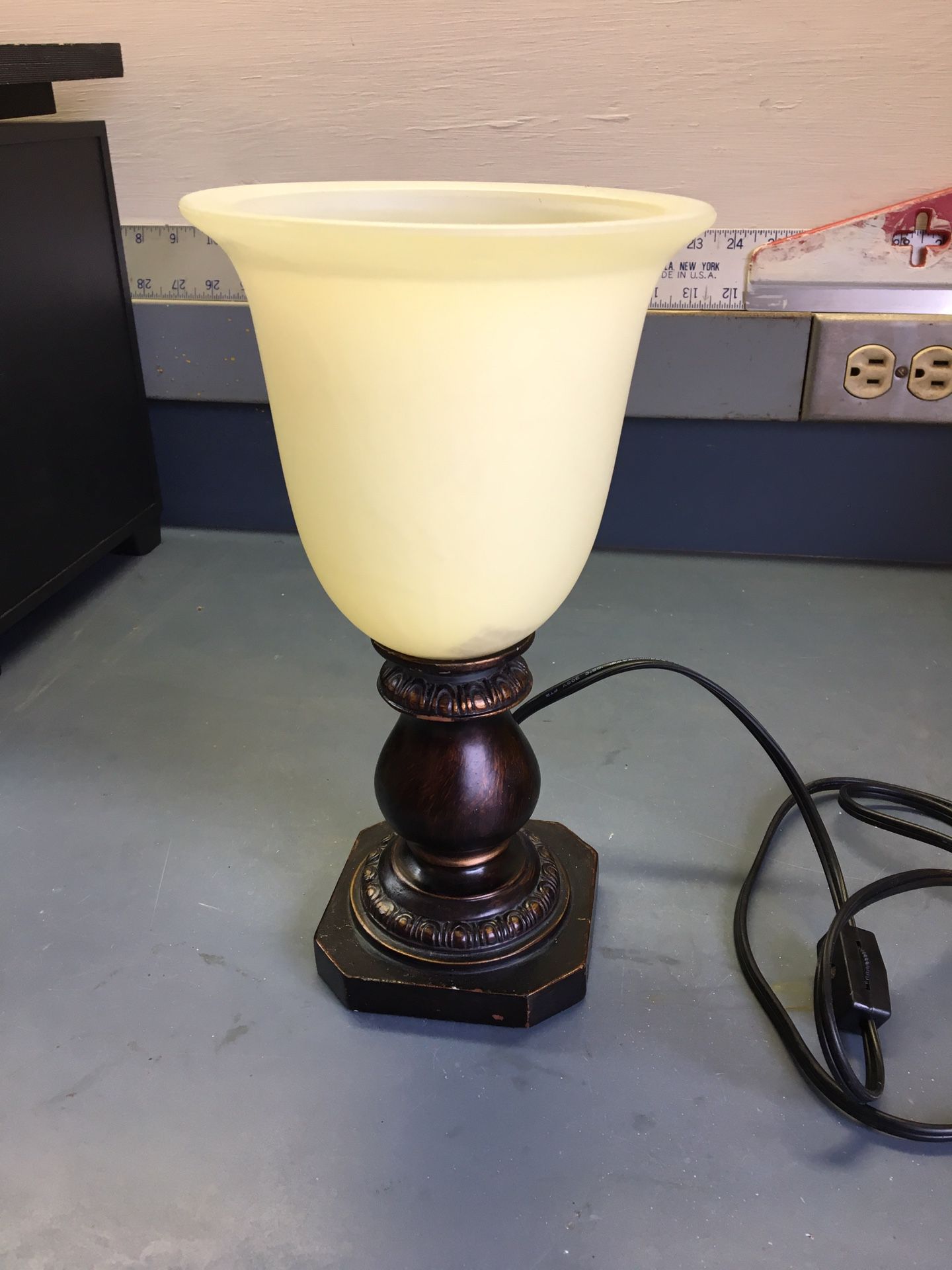 UP LIGHT TABLE LAMP