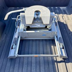 BW Companion 20k Slider  RVB3770 5th Wheel Towing Hitch For 2017 2500 HD Silverado