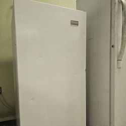 Frigidare Freezer Working Perfectly Fine Very Clean I Can Deliver To You 90 Days Warranty 