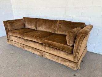 Free Delivery’! Vintage Brown Velvet Couch