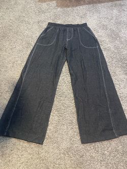 ZARA -PANT $10 new size L-Xl