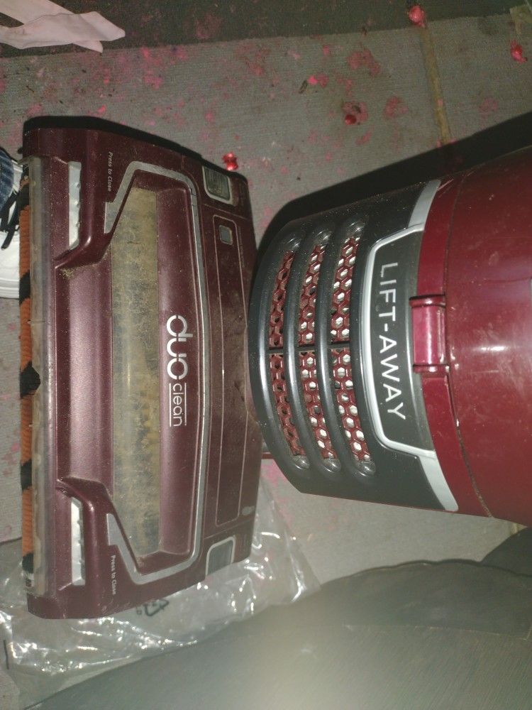 Shark Lift away Duo Clean Vacuum