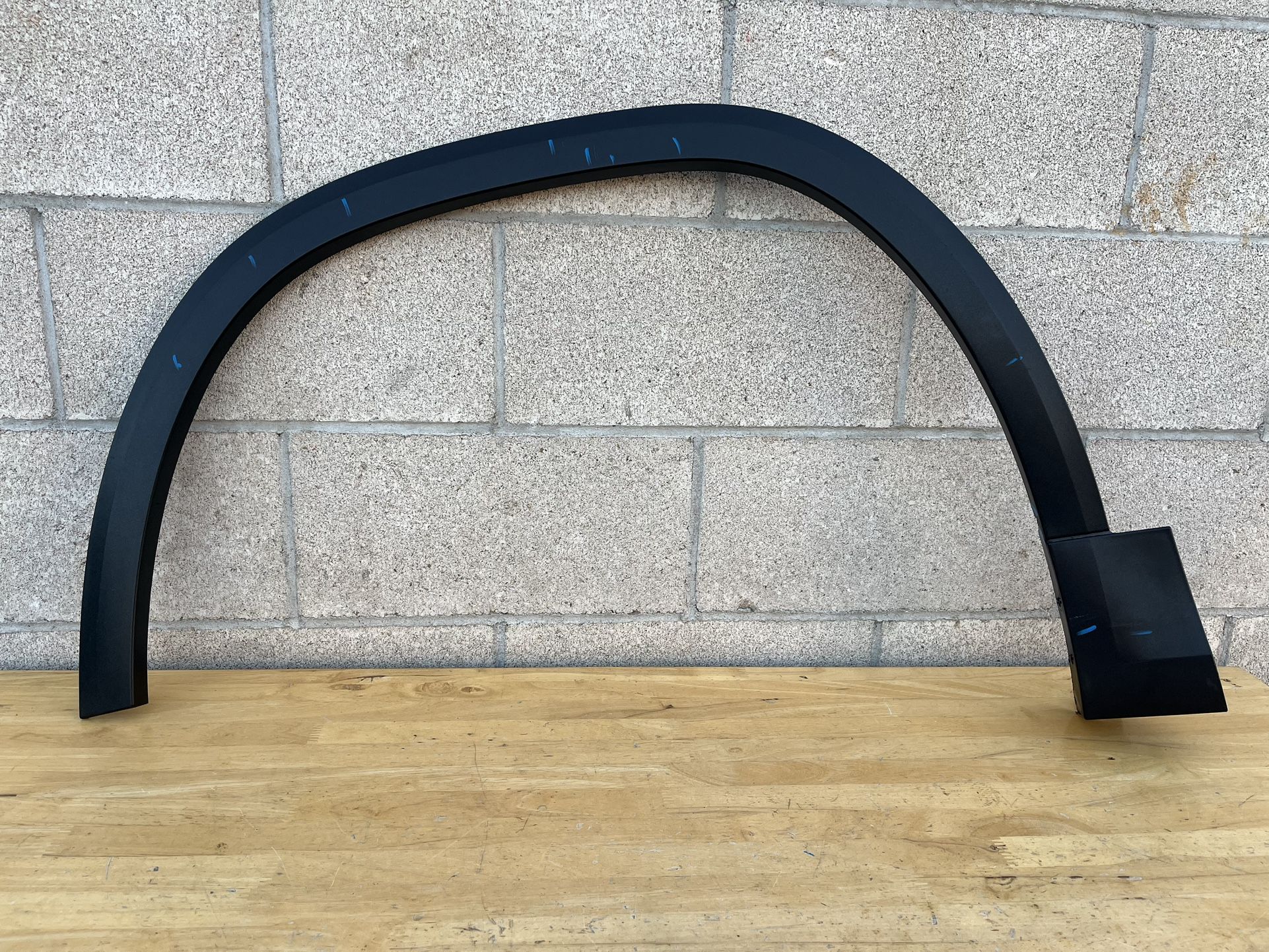 2015-2020 Mercedes GLA l Left Driver Side Front Fender Flare all models Oem