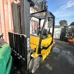 Yale Forklift 3 Stages 2016 Year 5000 Lbs