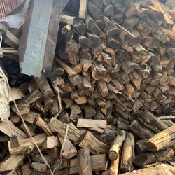 Leña Seca Y Sazonada De Wallnut/ Dry And Seasoned Wallnut Firewood