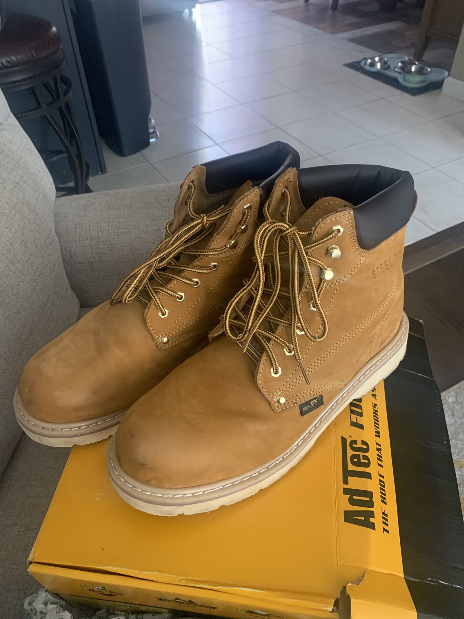 Size 14 Steel Toe Work Boots (worn Once)