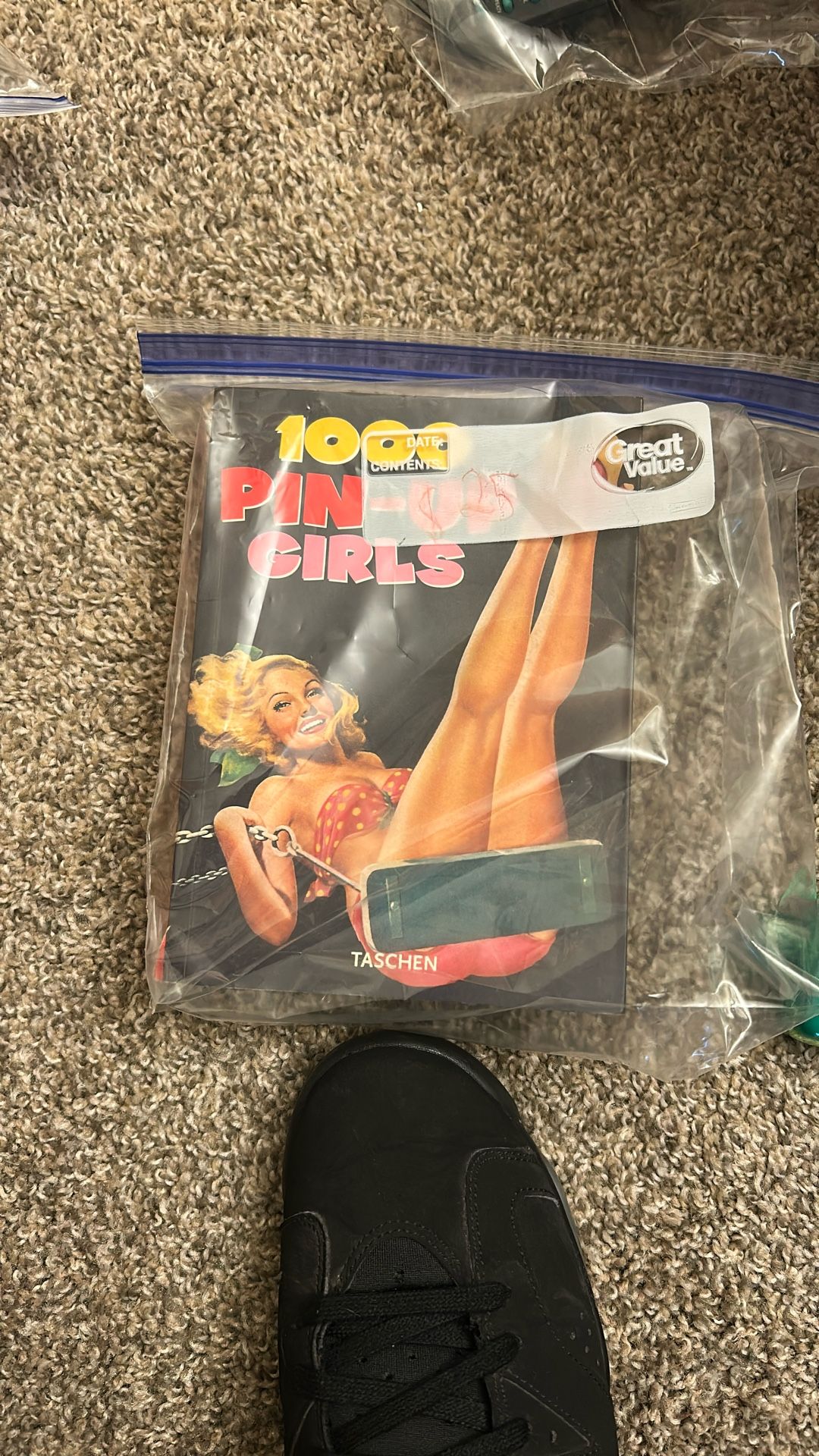 Book 100 Pin-Up Girls By Taschen