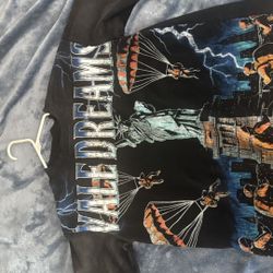 VALE DREAMS TEE MEDIUM OVERSIZED fits Large