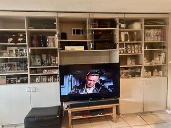 FREE WALL UNIT