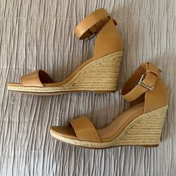 Tan platform shoes