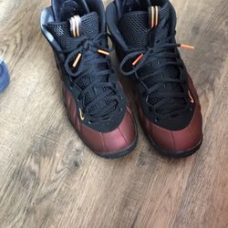 SUPER FRESH FOAMS SIZE 7Y