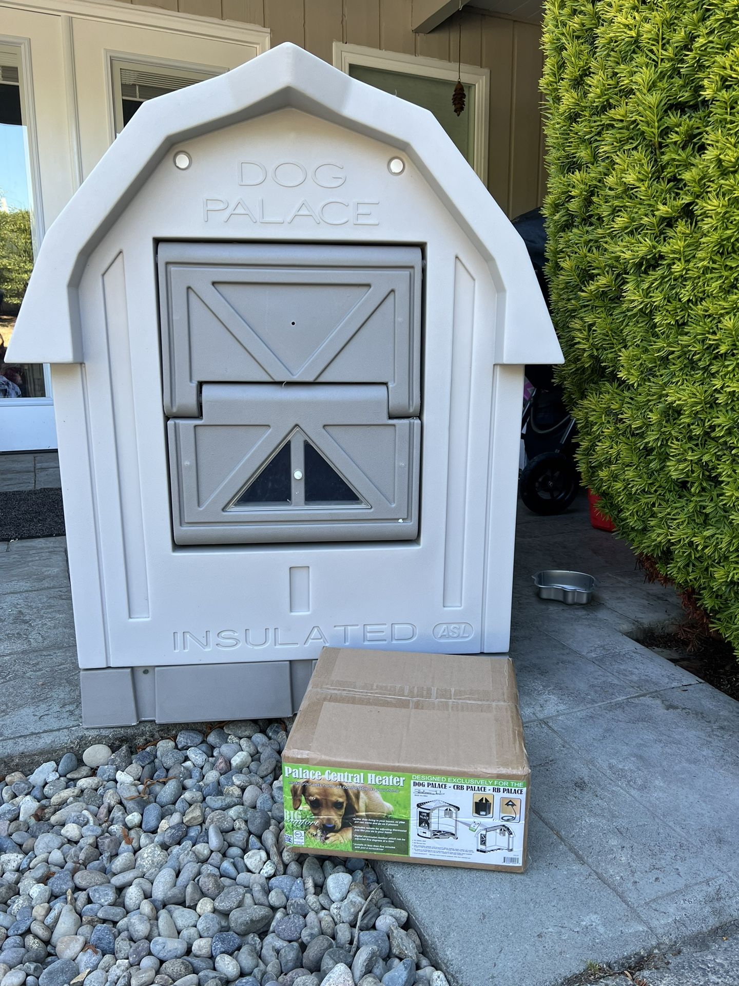 Dog Palace Insulated Heated Dog House for Sale in Seattle, WA OfferUp