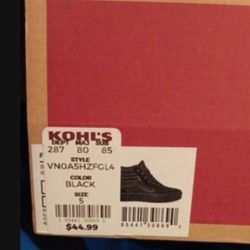 Vans Hi Tops. New In Box. Sz 5