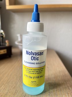 Cleaning solution for dog cat ear
