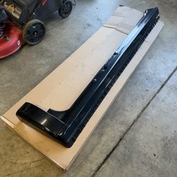 Chevrolet Silverado Passenger Side Rocker Panel/Cab Corner Cover