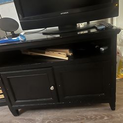 Black entertainment dresser