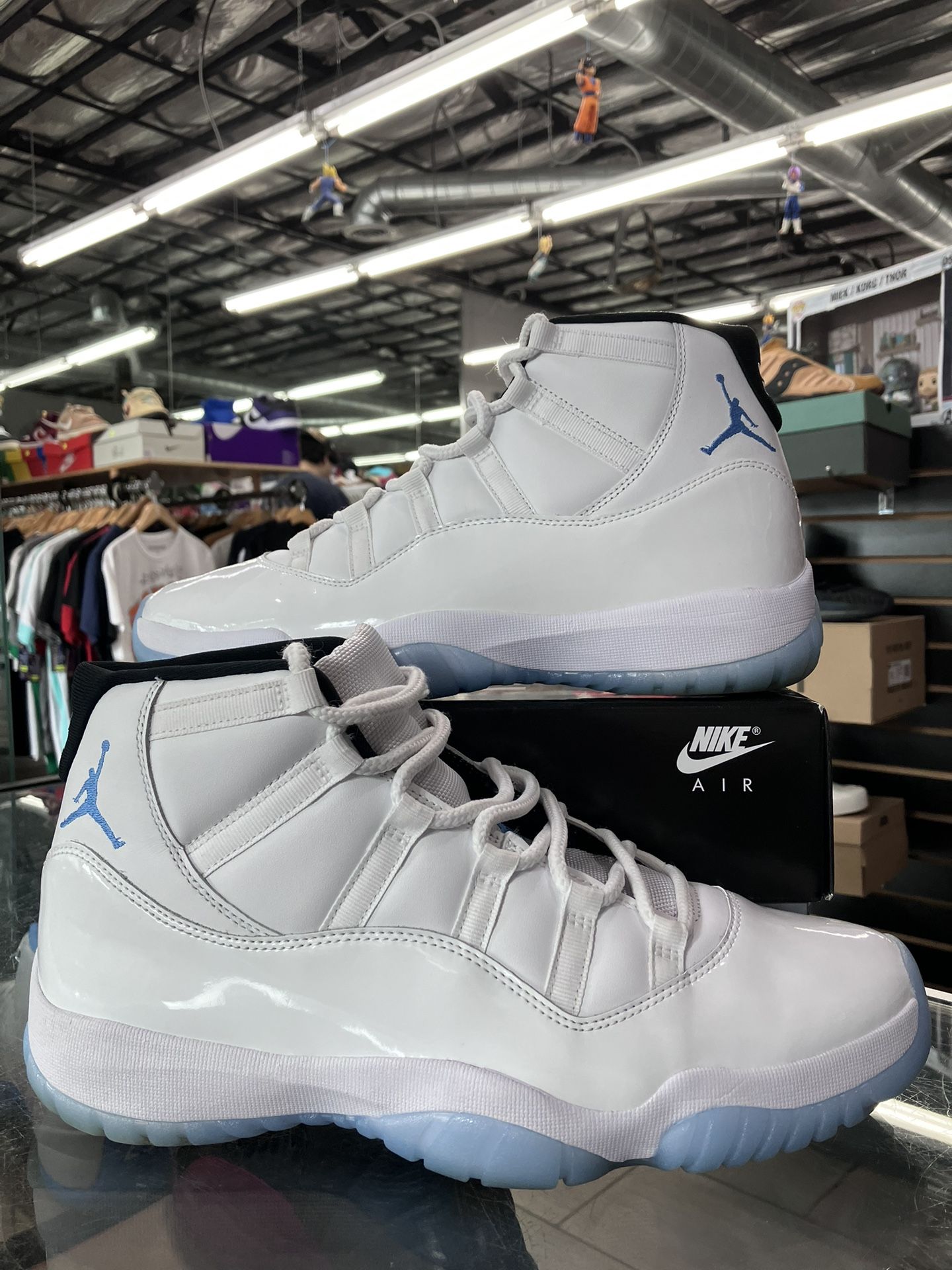 Air Jordan 11 Retro Legend Blue