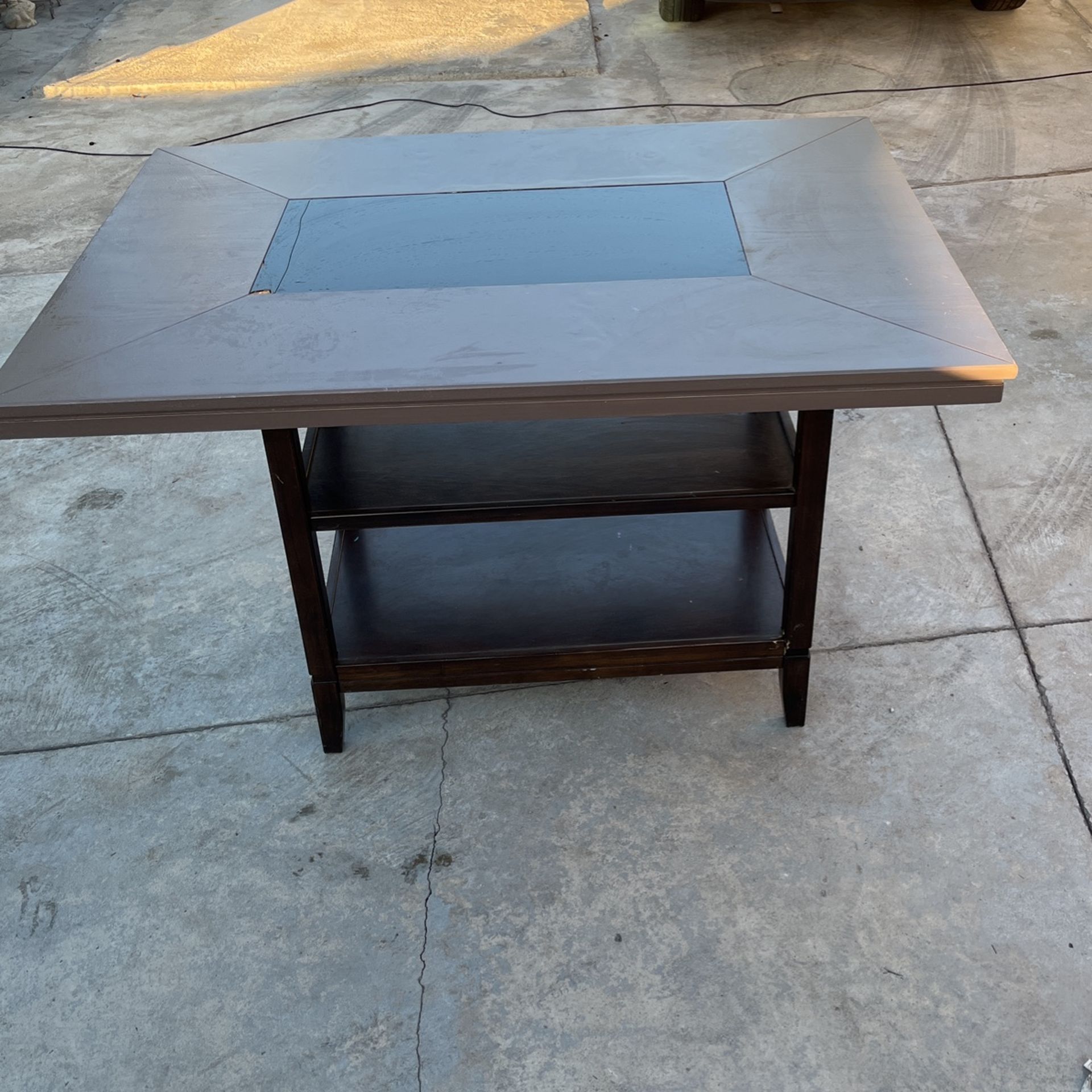 Dinnertable And Chairs