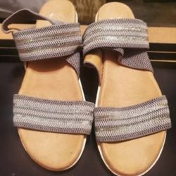SO Women's Gray & Metallic Stretch Elastic Sandles