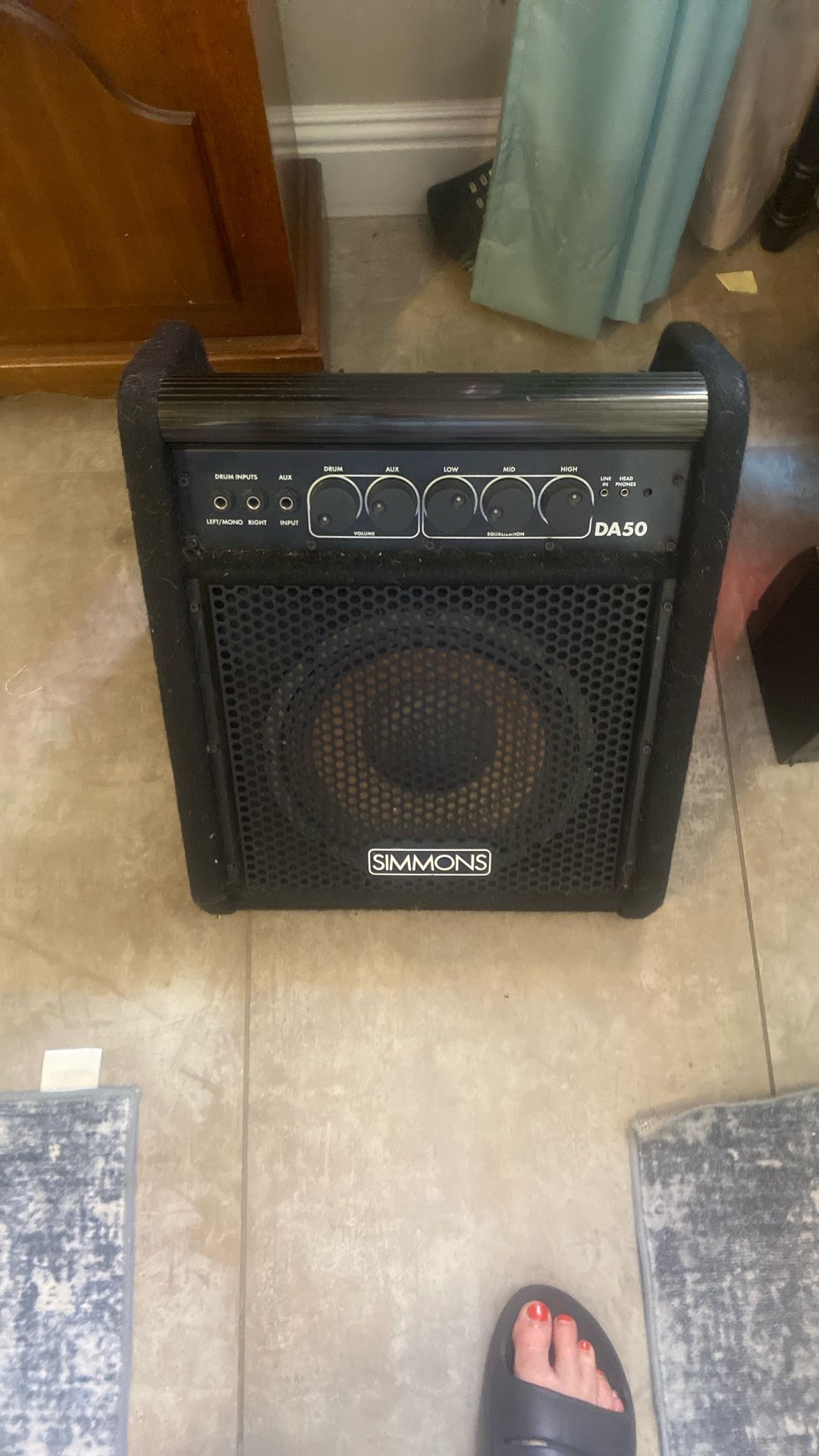 Simmons DA50 Portable Amplifier