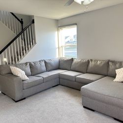 Sectional (sofa)