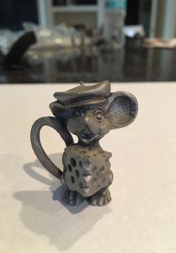 Spoontique Vintage pewter mouse