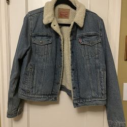 women’s levi’s denim sherpa trucker jacket 