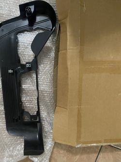 Dorman Front driver's side exterior seat rail cover 926-366 compatible with selected Ford/Lincoln models. This replacement seat rail cover combines wi