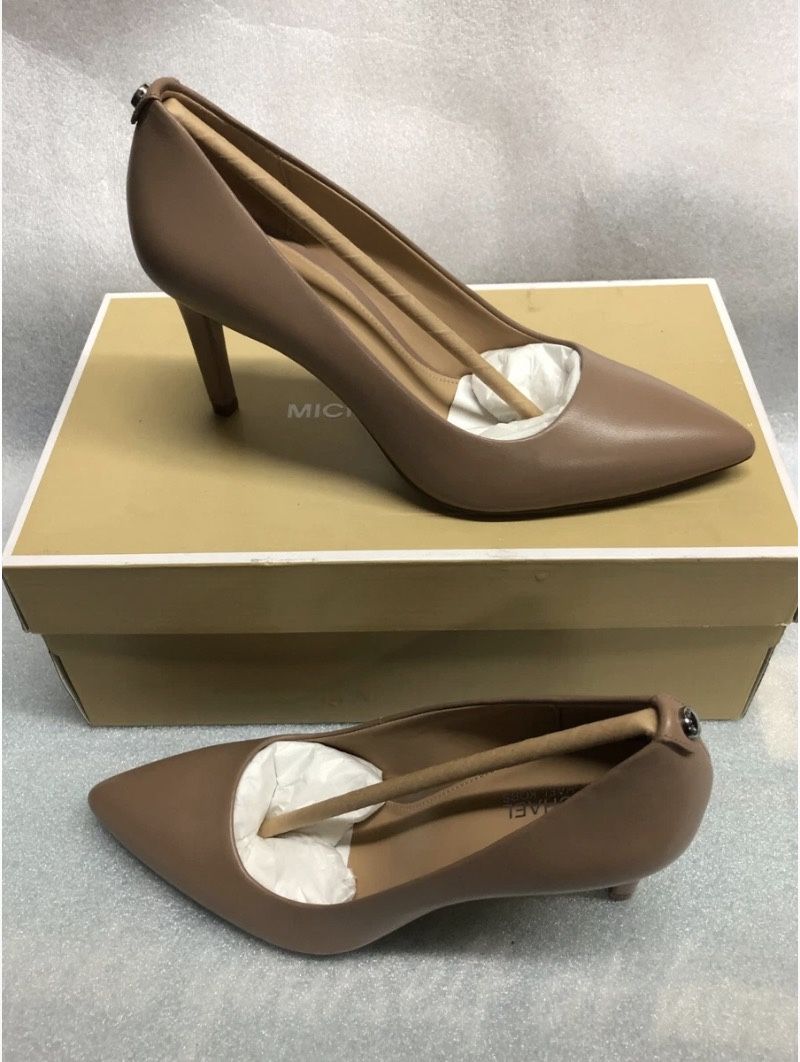 Michael Kors Dorothy Flex Pump Leather (US 6.5M)
