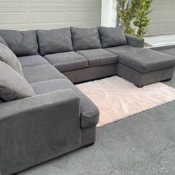 Huge Dark Grey Sectional Couch From Living Spaces In Excellent Condition - FREE DELIVERY 🚚