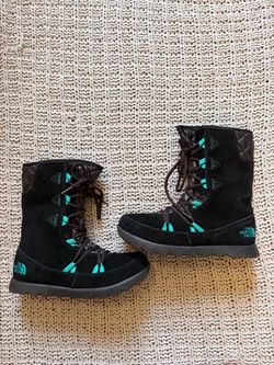 The North Face women’s boots size 6