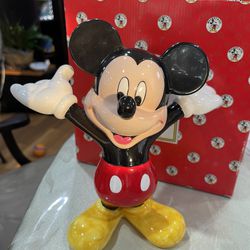 Large 9inch Mickey Mouse Figurine - ~ Enesco Great Disney Collectible.