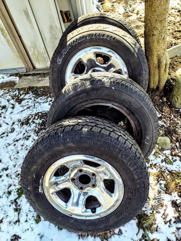 17 In. Tires With Rims 5 Lug Pattern For Jeep, Ford,Was On A Older Dodge