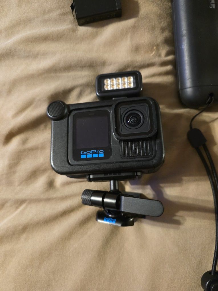 GoPro 13 Extra Battery And Tripod