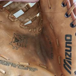 Mizuno LH Leather Professional Series 1st Basemens Mitt

