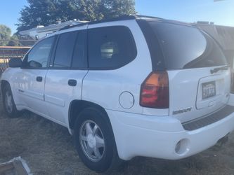 White 2003 GMC 4 Wheel Drive Truck Envoy , NO CODES, Pristine Engine.