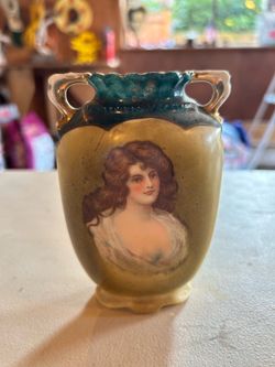 Portrait Vase x2