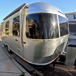 2019 Airstream Sport 22FB - Upgraded with Battleborn Lithium Power!