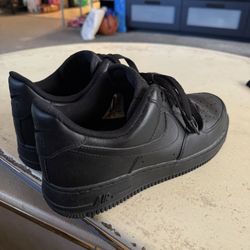 Black nike air force 