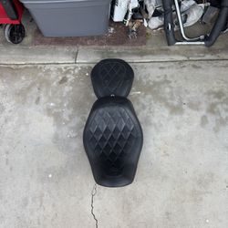 Mustang Wide Tripper Motorcycle Seat