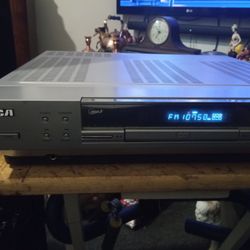 RCA  5.1  SORROUND SOUND DVD PLAYER. With FM Tuner.